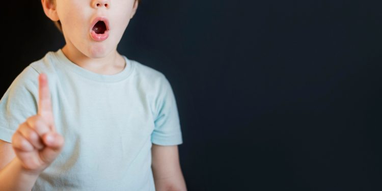 Çocuklara Yalan Söylemeyi Bıraktırmanın 8 Yolu