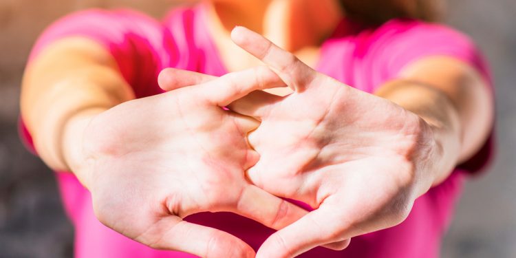 Parmak Çıtlatmak Zararlı Mıdır?