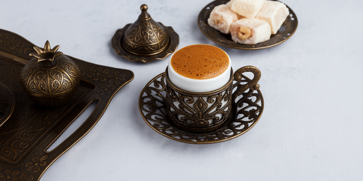 Bir Kahvenin 40 Yıl Hatırı Vardır: Tarihin Büyüsünden Günümüze Bir Yolculuk